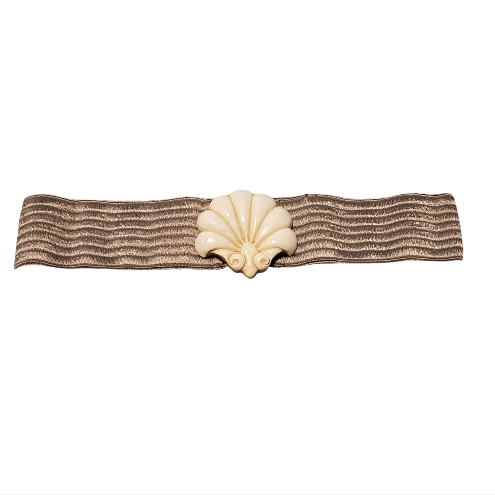 Elegant Cream Shell Buckle Belt